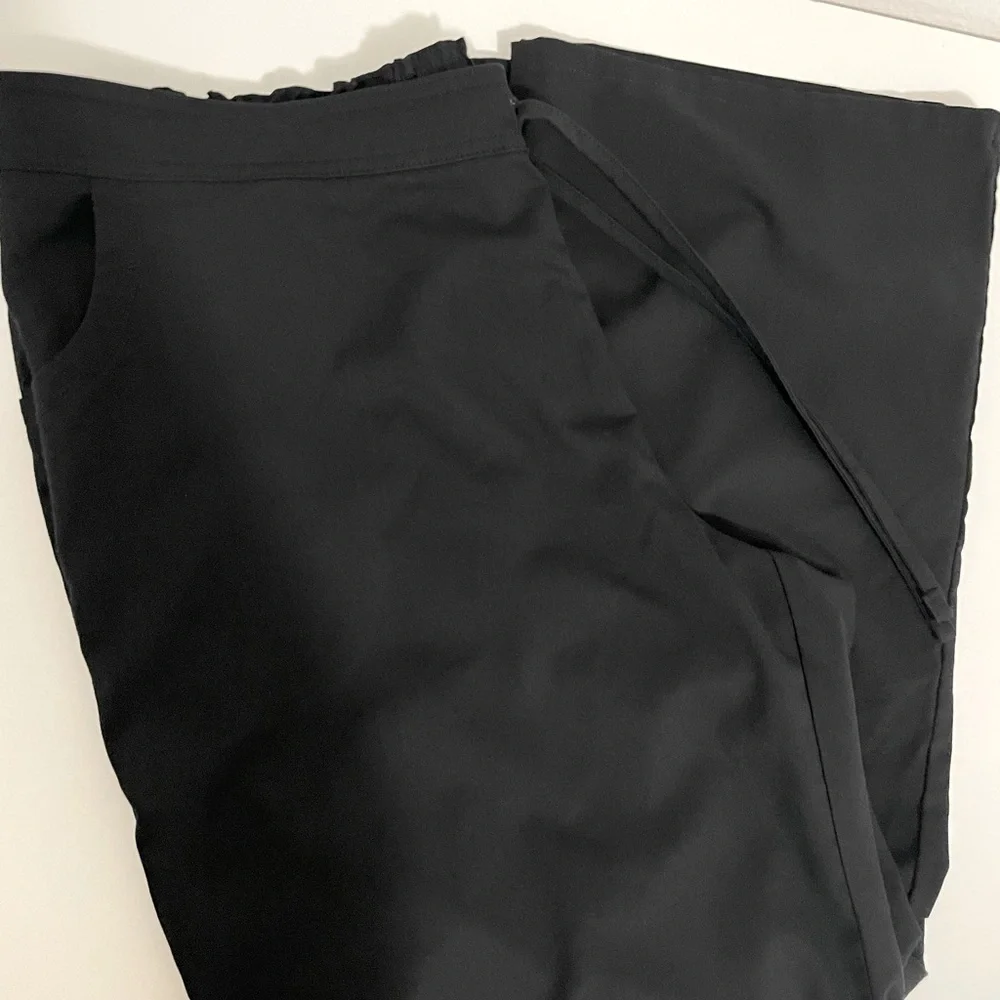 Women's Black Scrub Bottoms with Drawstring - Picture 5 of 5